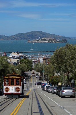 Alcatraz und Strassenbahn    