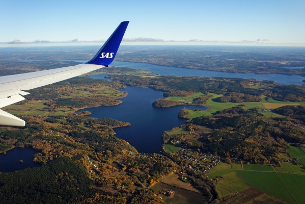Seen und Herbstfarben, Schweden           